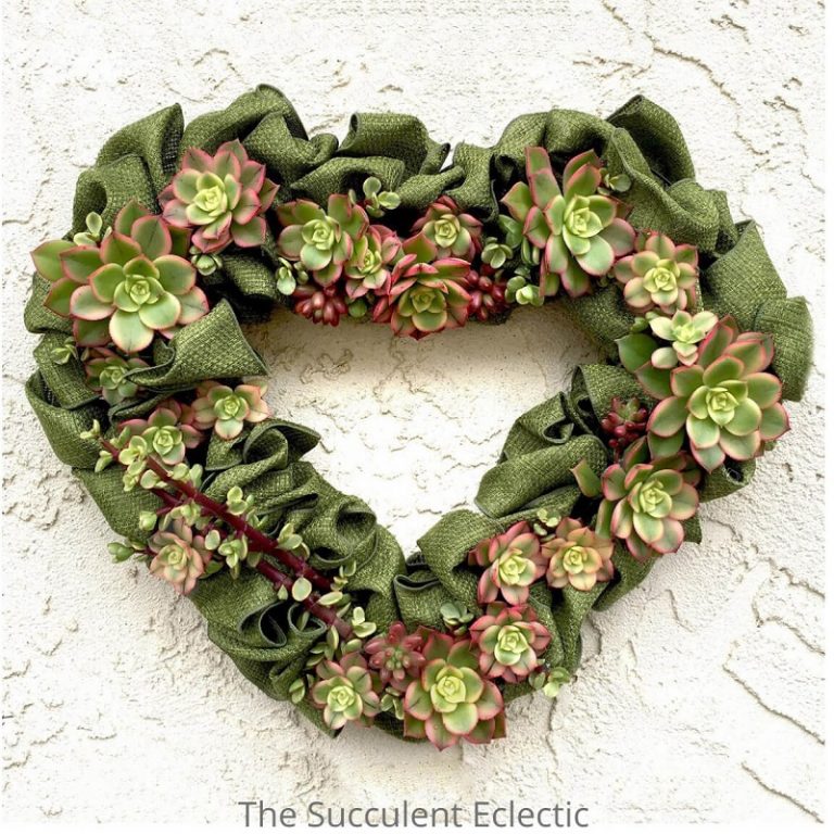 diy burlap wreath with succulents - beautiful succulent decorations